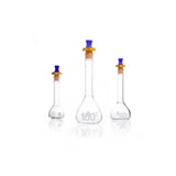 52372. MATRAZ VOLUMETRICO DE VIDRIO 20ML CLASE A, PARED REFORZADA, BOCA ANCHA, C/TAPON POLIETILENO KIMAX