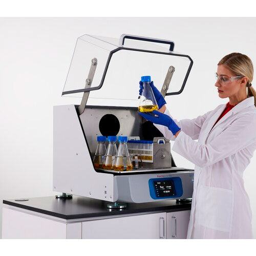 56150. AGITADOR ORBITAL SOLARIS 4000 I, 15-525RPM C/KIT BASICO DE ABRAZADERA Y PLATAFORMA 18X18PULG, 120-240V 50/60HZ THERMO SCIENTIFIC