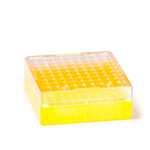 24748. CAJA DE ALMACENAMIENTO P/100 VIALES CRIOGENICOS 1-2ML, DE POLICARBONATO AMARILLO PAQUETE C/4 PIEZAS SIMPORT