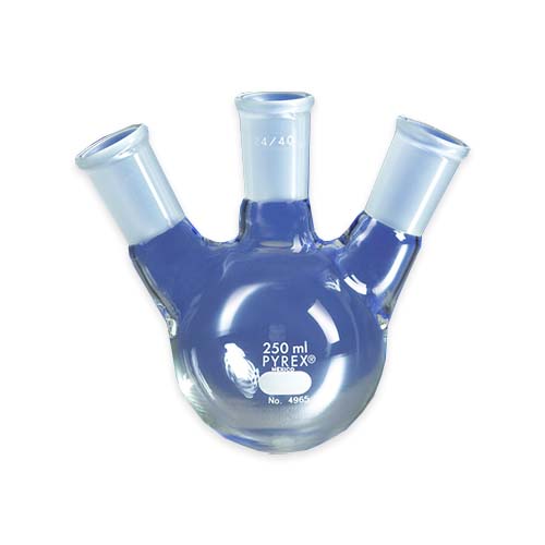 12740.MATRAZ DESTILACION DE VIDRIO 250ML, 3 BOCAS ANGULADO JUNTA CENTRAL 24/40 LATERALES 24/40 - PYREX